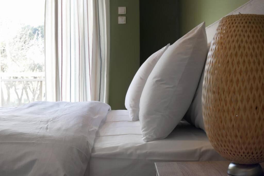 Palaio Faliro, A Bright And Spacious Apartment Athens Ngoại thất bức ảnh