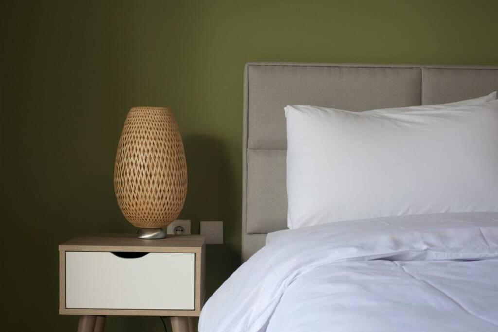 Palaio Faliro, A Bright And Spacious Apartment Athens Ngoại thất bức ảnh